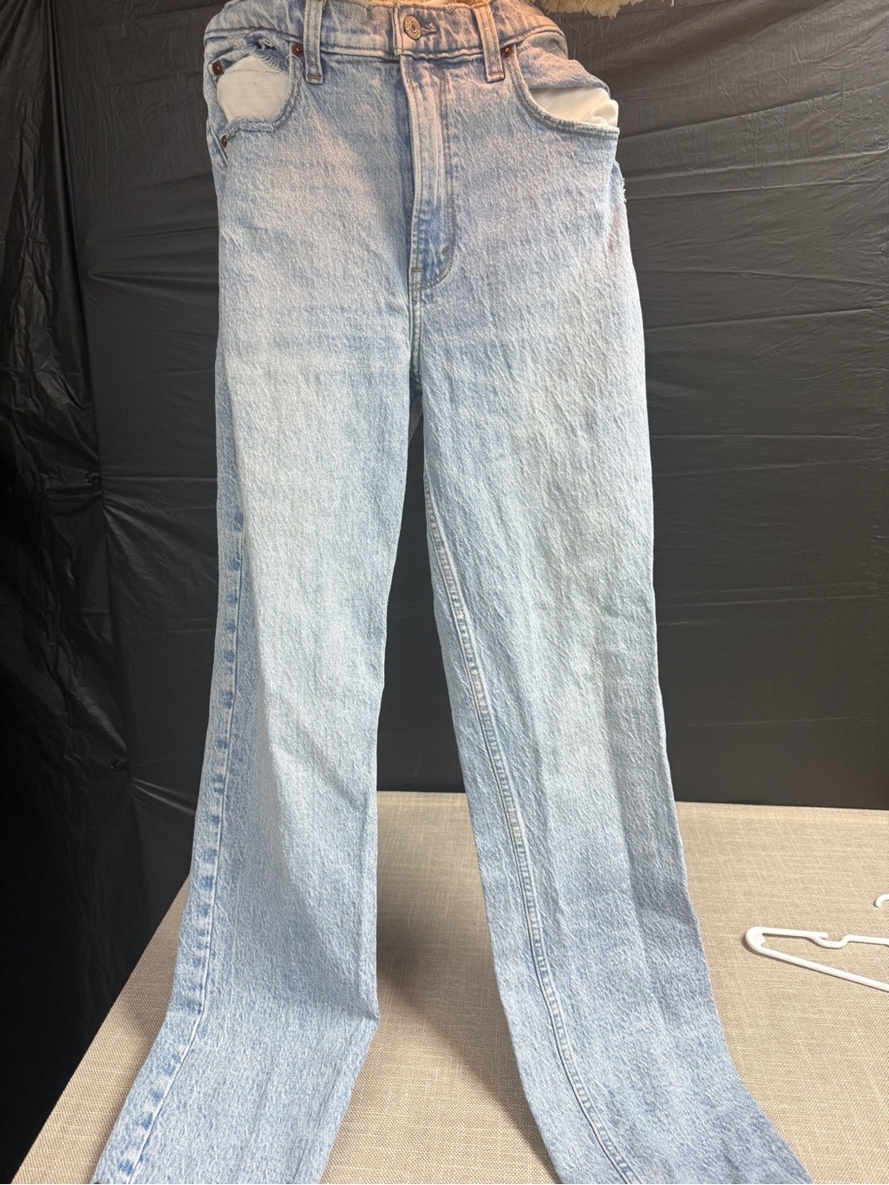 Abercrombie & Fitch Light Blue Ultra High Rise '90s Straight Jeans 6L